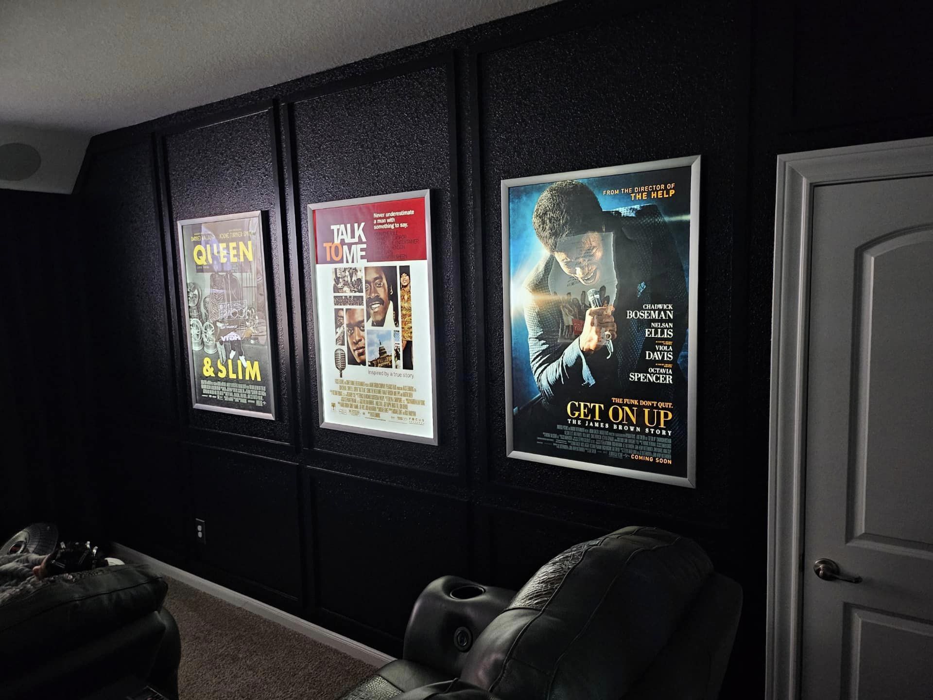 1 Qty Glowbox "World Famous" LED Poster Frame - Select Poster Size: